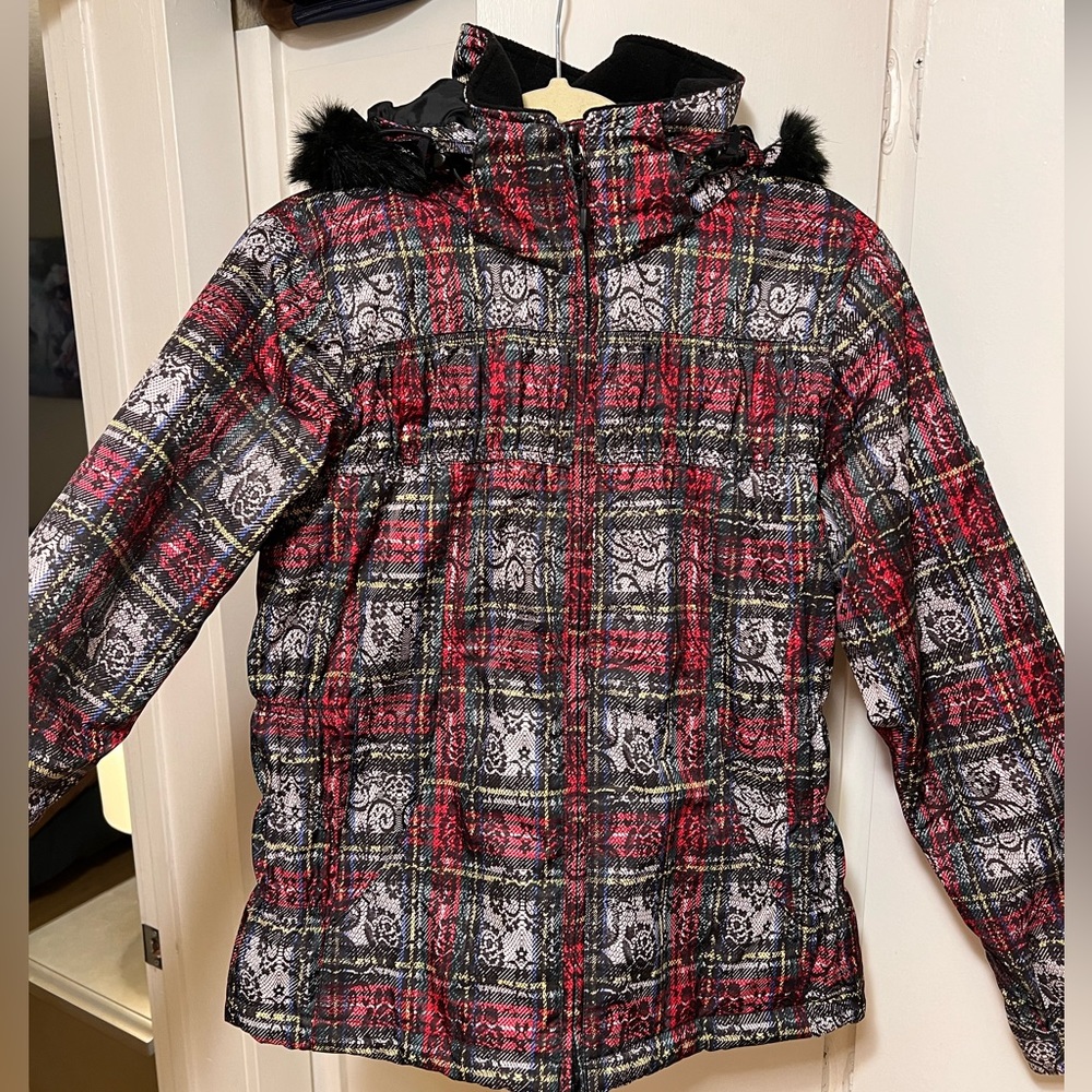 Body glove ski jacket size medium. Plaid print. Fuzzy hood. Great condition